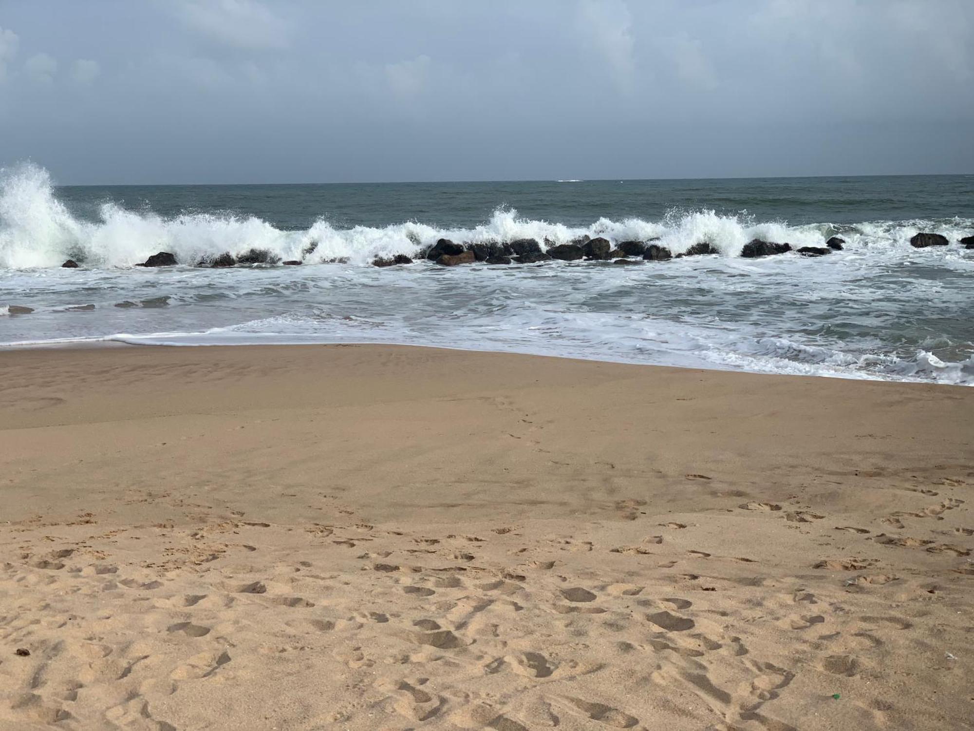 Canoe Beach Resort Тангалла Экстерьер фото